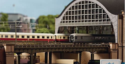 Trix 66141 - Hamburg-Dammtor Bridge Set