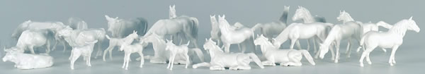 Vollmer 42235 - Set Horses and cows, unpainted, 24 pieces 