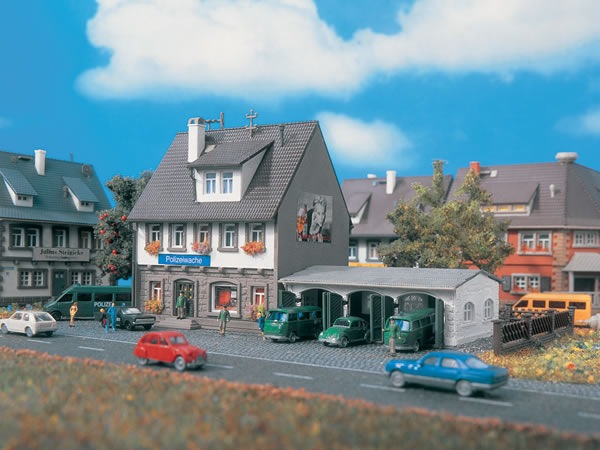 Vollmer 47776 - Police station with garage, three track
